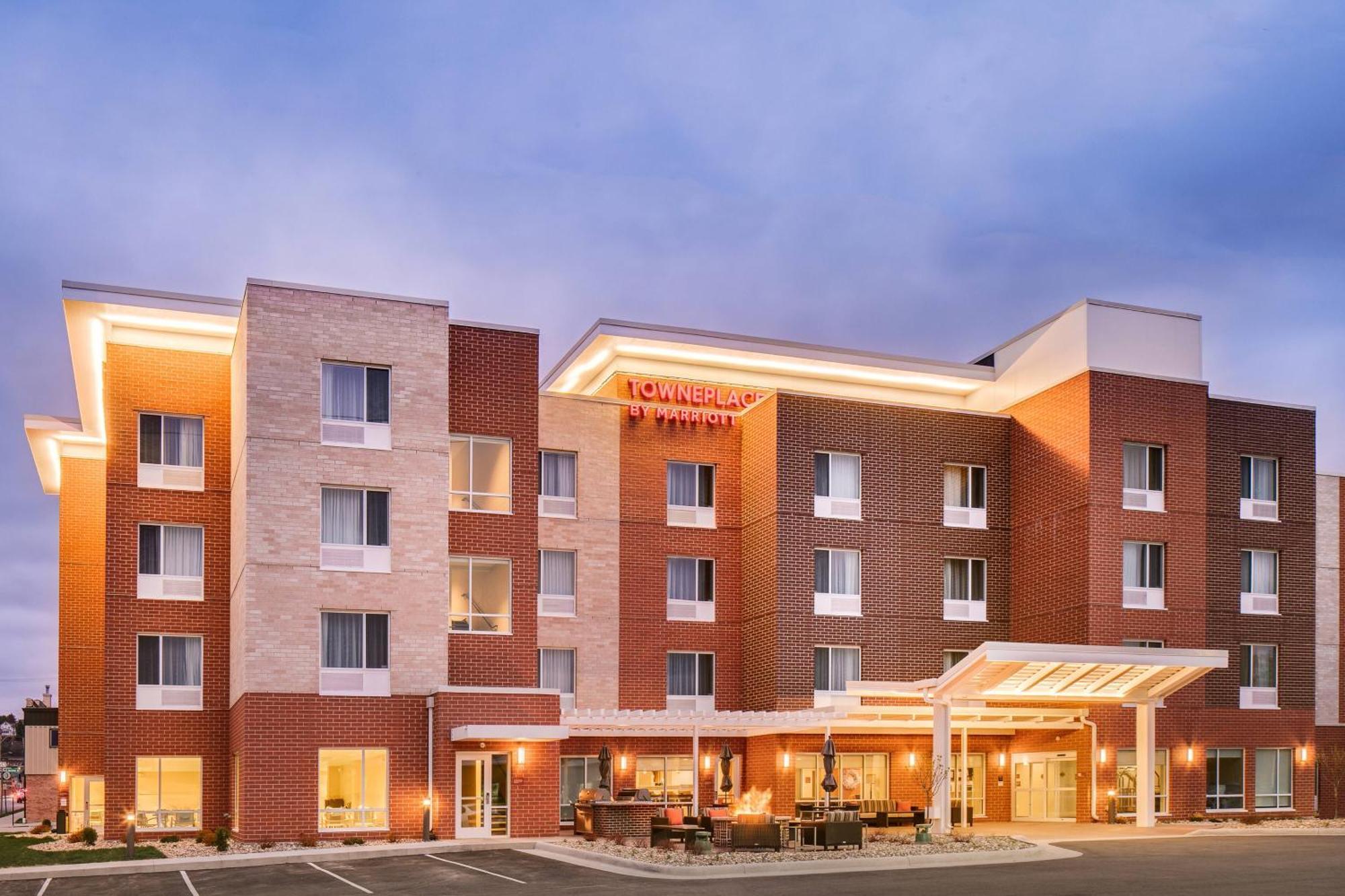 Towneplace Suites By Marriott Dubuque Downtown Ngoại thất bức ảnh